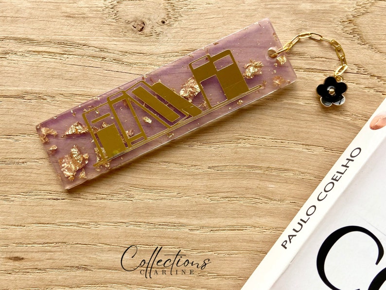 Personalized flower bookmark in resin gold pink white purple green or blue. Gift idea Violet