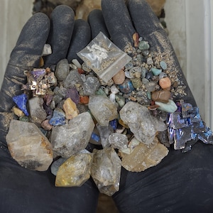 Herkimer Diamonds & More Paydirt Every Bag Has Upto 1g Gold or Silver or Both! Every Bag Has An Assortment of Other Crystals/Minerals/Metals