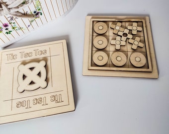 Travel Tic Tac Toe Game with Wooden Lid | Board game to take away | Wooden games for family | Gifts for children and friends