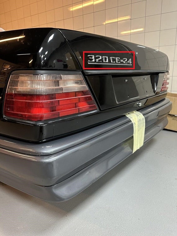 メルセデスベンツ W124 E320 純正リアエンブレム メルセデスベンツ W124 E320 純正リアエンブレム 【公式通販】