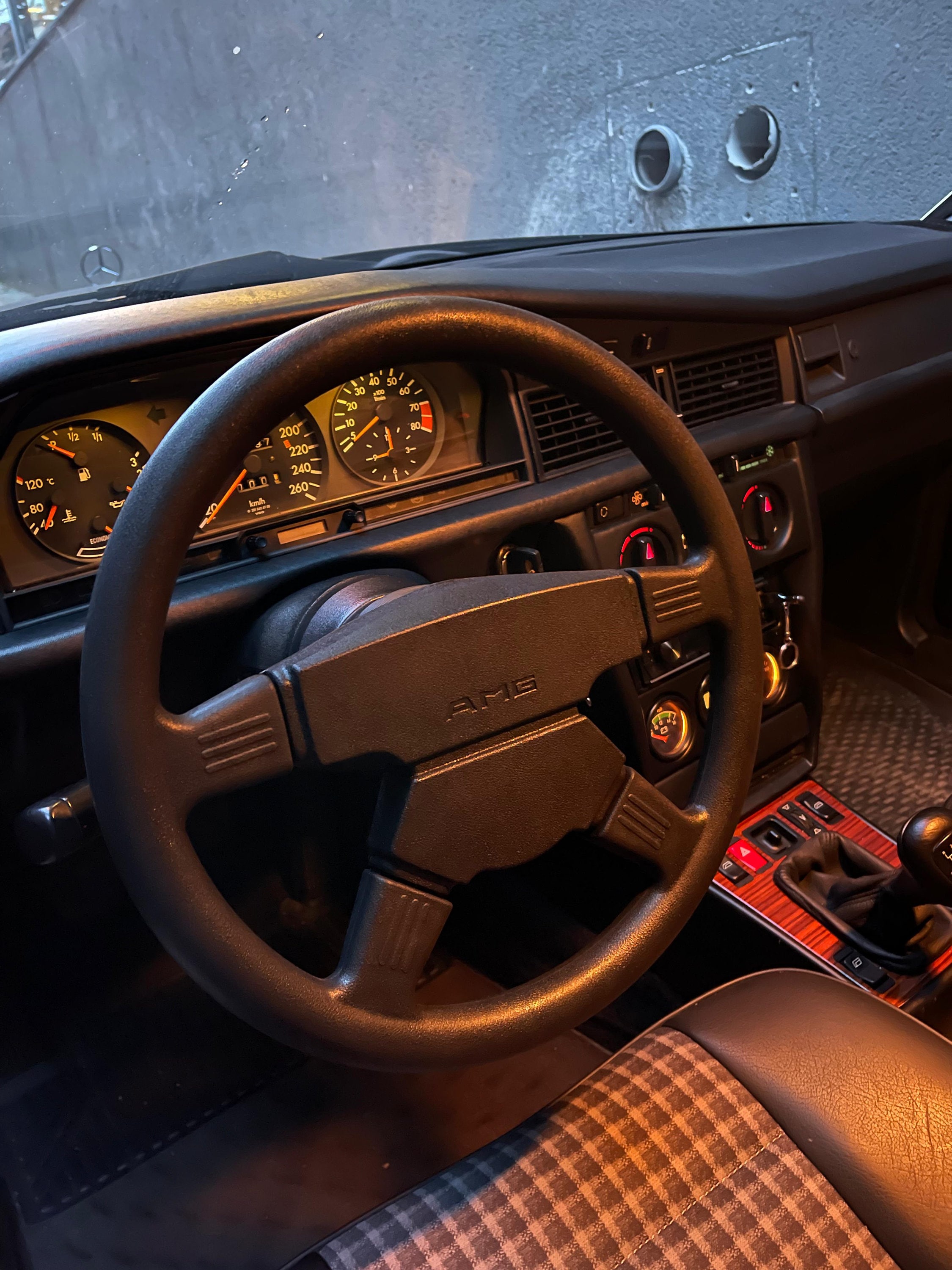 MOMO TYP 38 ステアリングホイール (AMG) For Mercedes Momo Style M38 for Steering Wheel W124 W201 W126 C126