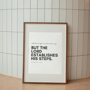 Proverbs 16:9, The Lord establishes his steps, Minimalist Bible Verse Scripture Printable, Christian Wall Art Print (Digital Download)