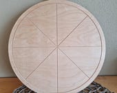 Handgefertigter Pizzateller aus Multiplex Birkenholz – Ø 33 cm mit Schnittführung und ergonomischem Griff