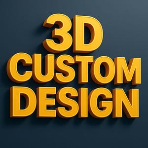 Puede incluir: Texto 3D Custom Design en negrita, fuente amarilla con un sutil efecto de sombra. El texto se establece sobre un fondo azul oscuro, creando un contraste llamativo. El diseño sugiere un enfoque en creaciones personalizadas tridimensionales.