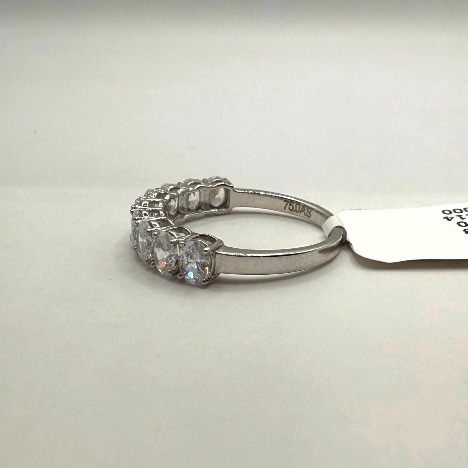 オーバルラボグロウンダイヤモンドの結婚指輪：14Kゴールドハーフ