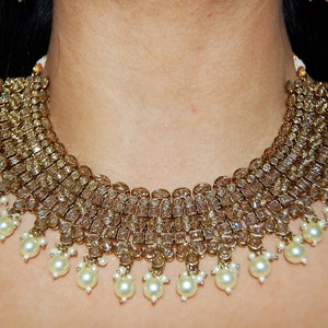 Champagne Kundan Jewelry Set: Traditional Asian Necklace, Earrings & Tikka