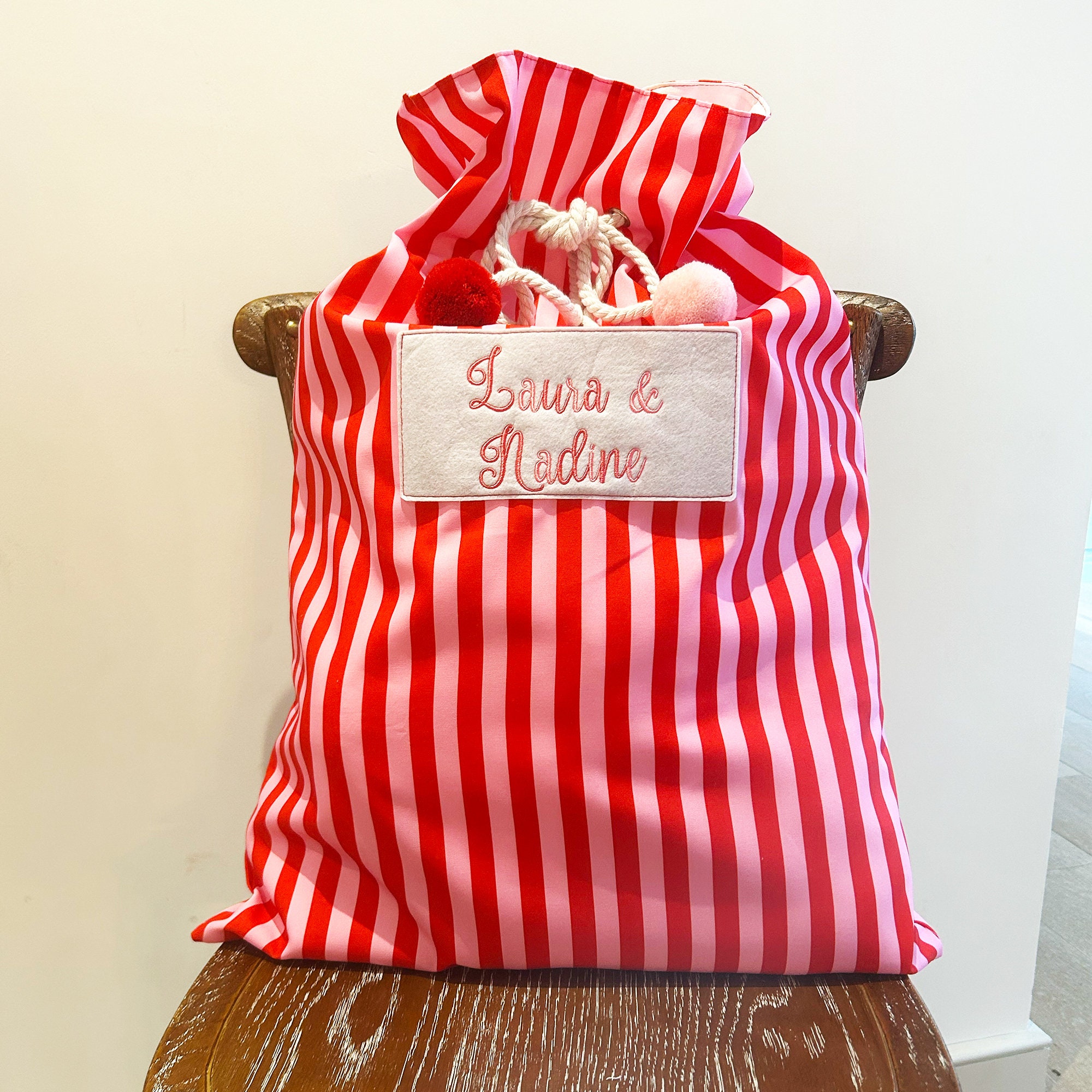 Sleepdown Christmas Gift Sack With Pom Pom - Printed Check Fleece & Sherpa, 68cm Long (Charcoal Color)