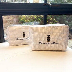 Bolsa de maquillaje con monograma de PERRO, bolsa de cosméticos personalizada con nombre de perro, bolsa de viaje para amantes de los CACHORROS, regalo para niña, fin de semana imagen 8