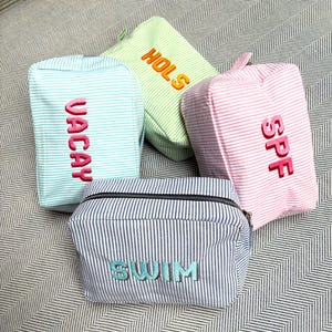 Pastell gestreift SPF, HOLS, VACAY Make-up Tasche, personalisierte Kulturtasche, bestickte Kosmetiktasche, Brautparty Geschenk, Muttertag