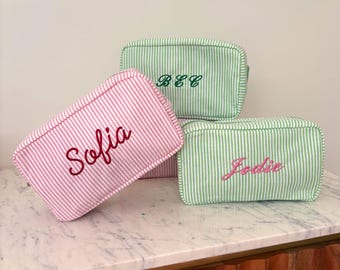 Personalized Makeup Bag, Cute Cosmetic Bag for Women, Bridesmaid Travel Makeup Bag, Aesthetic Toiletry Bag, Wedding Party Favors Women Gift