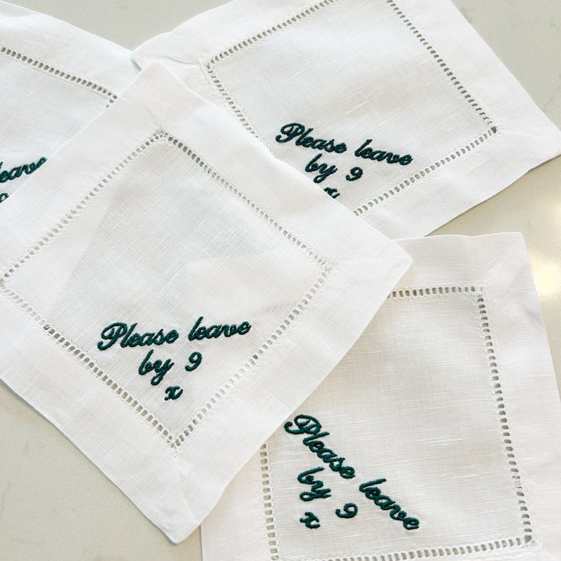 Juego de toallas de tela minimalistas personalizadas, tela de lino, servilleta de cóctel "Por favor, deje 9", bordado a medida, cócteles, regalo de boda