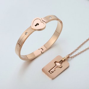 Lovelock bracelet store