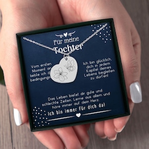 Regalo personalizzato figlia, collana con farfalla, regalo figlia personale, regalo figlia madre, collana con incisione