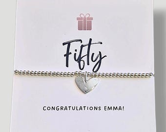 Pulsera de 50 cumpleaños: dije de corazón bañado en plata - Cincuenta - Quincuagésimo cumpleaños, personalizada