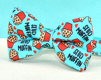 Pajarita para collar de gato, diseño de galleta con mufin de espárragos, color azul, ideal para bodas o cumpleaños, ideal para gatitos o perros pequeños.