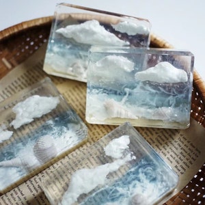 Blue Holiday Handmade Soap Sea Waves and White Clouds Essential Oil Soap Refreshing Fragrance Exquisite Soap Conch Shell Handmade Soap