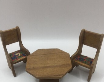 Vintage Dolls House 1.16th Scale Table & Chairs: Lundby Miniature Furniture