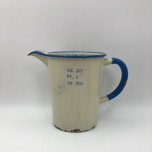 Vintage Enamel Measuring Jug Blue & Cream jug, Camper Van, Retro Kitchen Ware, farmhouse Country Cottage kitchen