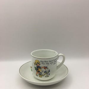 Taza de té y platillo de cerámica infantil vintage, canción infantil, taza de bautizo