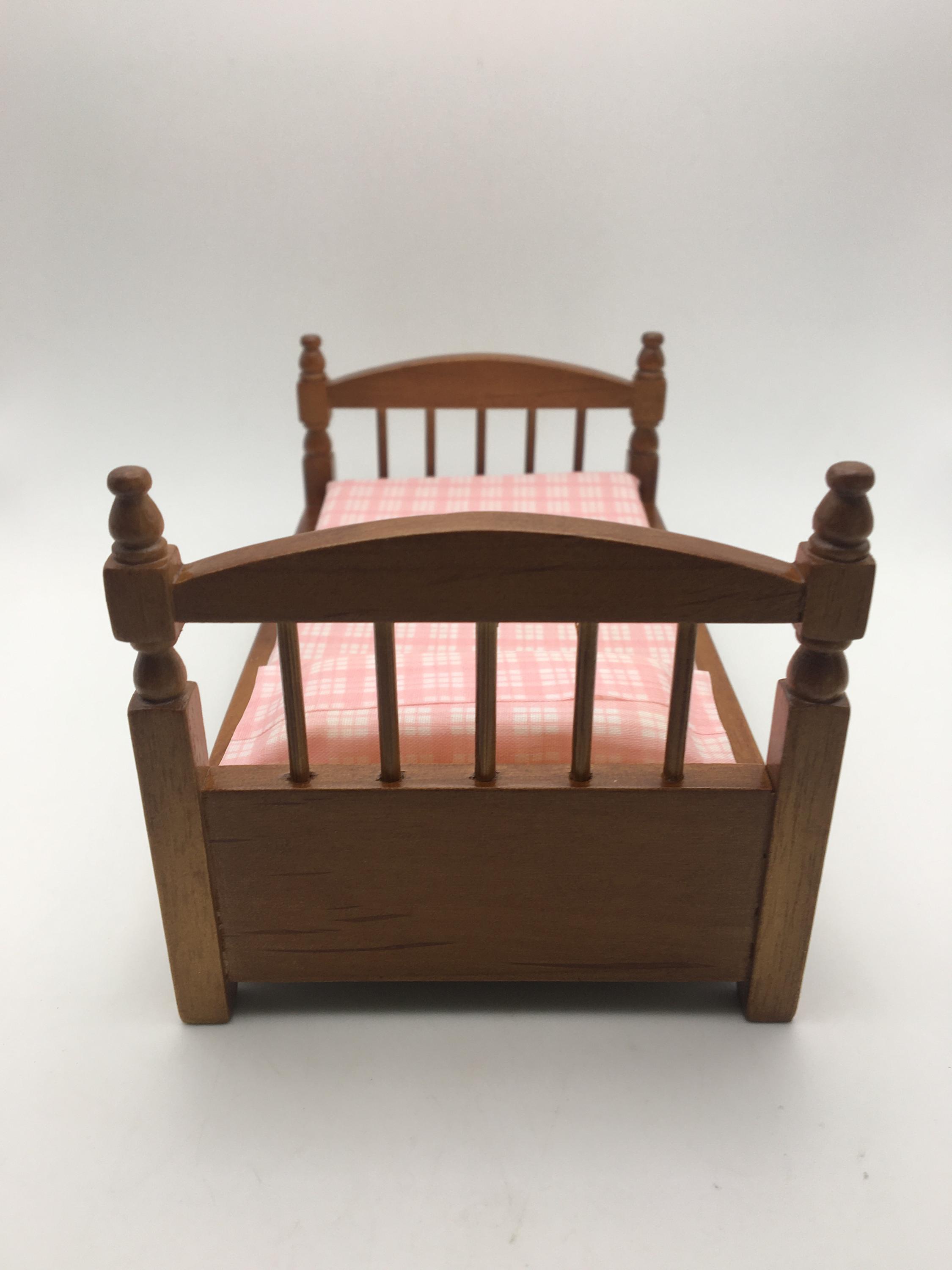 Melody Jane Puppenhaus – Antik Französisches Doppelbett, 1:12 Maßstab, Aus Holz – Ca. 12 X 17,3 Cm – Für Miniaturisten & Sammler