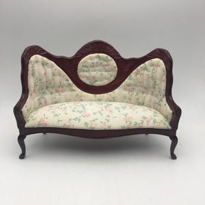 Vintage Dolls House Victorian Sofa, The Dolls House Emporium Victorian Pink Sofa  1.12th Scale Sitting Room Dolls House Furniture BOXED