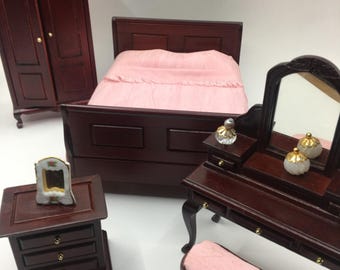 Vintage Dolls House Bedroom Furniture 1:12th Scale