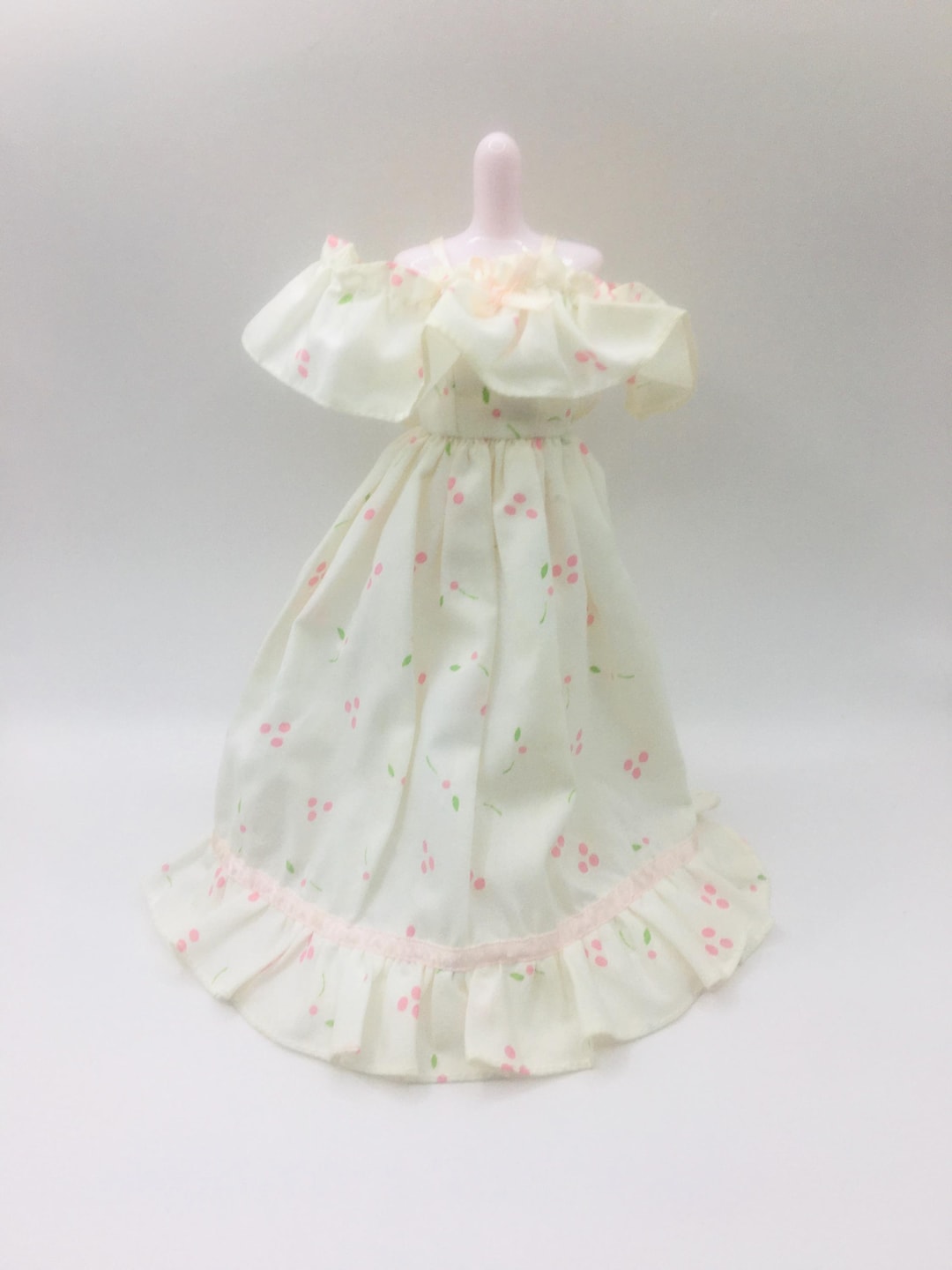 Sindy: A collection of three boxed Pedigree, Sindy dolls to comprise