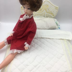 Vintage Sindy Doll Bed & Cosy Nights Gown: 1960s Pedigree Furniture