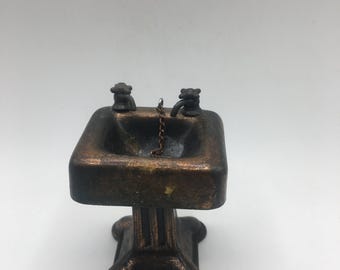 Vintage Dolls house Bathroom Sink: Die Cast Metal Sink Victorian Style