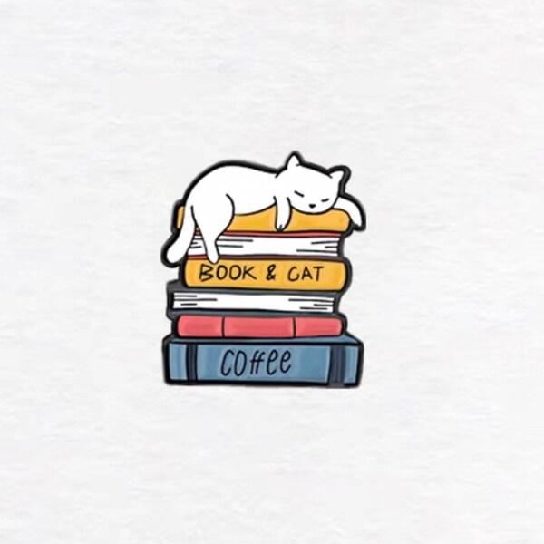 Bookish Kitten and Coffee Pin - Broche de gato blanco durmiente - Amarillo, rosa, azul, mochila, chaqueta, bolso de mano Booktok Accesorios Decoración