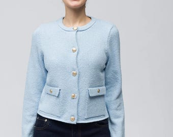Tijdloos vest gemaakt voor comfort in blauw