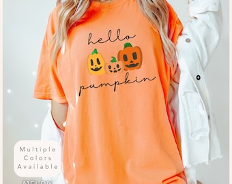 Koszula jesienna Comfort Colors Hello Pumpkin, urocza koszula jesienna, koszula dla miłośników dyni, koszula na sezon jesienny, damska koszula na Święto Dziękczynienia, koszulka jesienna