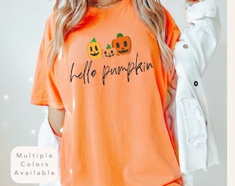 Koszula jesienna Comfort Colors Hello Pumpkin, urocza koszula jesienna, koszula dla miłośników dyni, koszula na sezon jesienny, damska koszula na Święto Dziękczynienia, koszulka jesienna