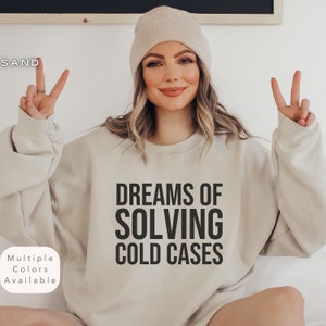 Maglietta divertente sui veri crimini, felpa con cappuccio Crime Junkie, maglione regalo per gli amanti degli omicidi, abbigliamento della serie Forensic Investigation Criminal Justice