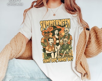 Hot Ghoul Trendy Tee Summerween Shirt Retro Summer Halloween T-Shirt Funny Spooky Season Tee Beach Skeleton Aesthetic Monster Beach Party