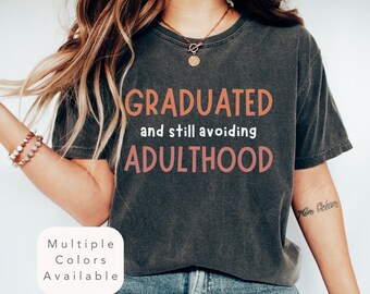 Lustiges Graduierten-Geschenk-T-Shirt, College-Abschluss-Geschenk für Sie, sarkastisches graduiert-Hemd, lustiges ironisches Tshirt für neuen bestandenen, Studenten-Geschenk-T-Stück
