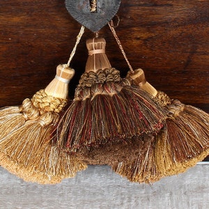 Handmade vintage style 3.5 key tassel used to embellish or decorate furniture, curtain, drapery, pillows or any craft project image 1