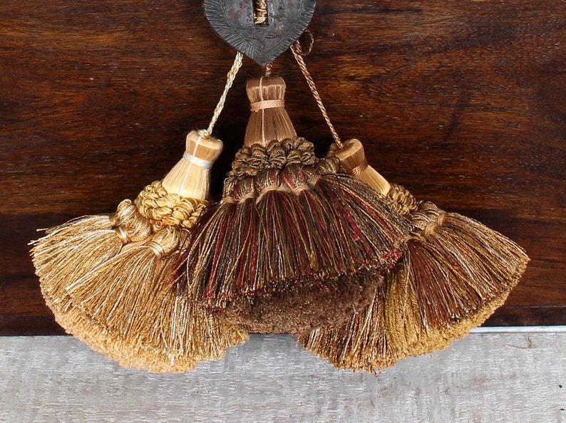 Handmade vintage style 3.5 key tassel used to embellish or decorate furniture, curtain, drapery, pillows or any craft project image 1