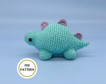 Patrón de crochet de dinosaurio estegosaurio, Stega el estegosaurio Amigurumi Patrón PDF de Crafty Bean Crochets