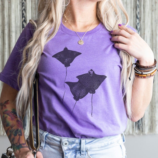 Spotted Eagle Ray Ocean Animal Stingray Grunge Aesthetic T-Shirt | Marine Biology, Ichthyology, Zoology, Surfer, Diver Gift