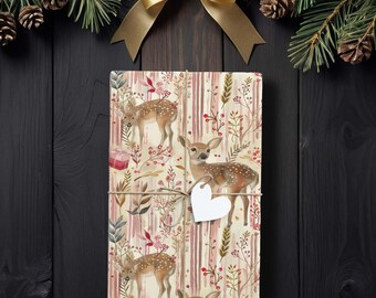 Papier cadeau de Noël « Faons des bois », papier cadeau neutre à motif forêt avec cerfs, baies et rayures rose pâle K6