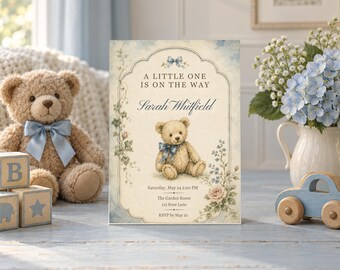 Invitación para baby shower con osito de peluche azul, plantilla editable de Canva para crear un recuerdo inolvidable.