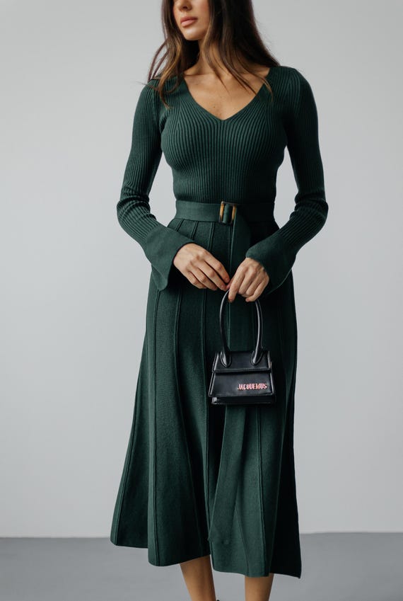 emerald green jumper dress Knitted Midi Dress: Pleated Sweaterdress With Belt Dress outfit size:SMALL Boho Wedding Dresses - 65e81a25ea42fc43daa8b985 Girl's Disney Princess and 70% Rayon