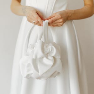 Bridal Purse. Bridesmaid Clutch bag. Satin Simple Small Elegant Bag. Wedding bag. Small bridal purse. Ivory silk purse. Evening white purse