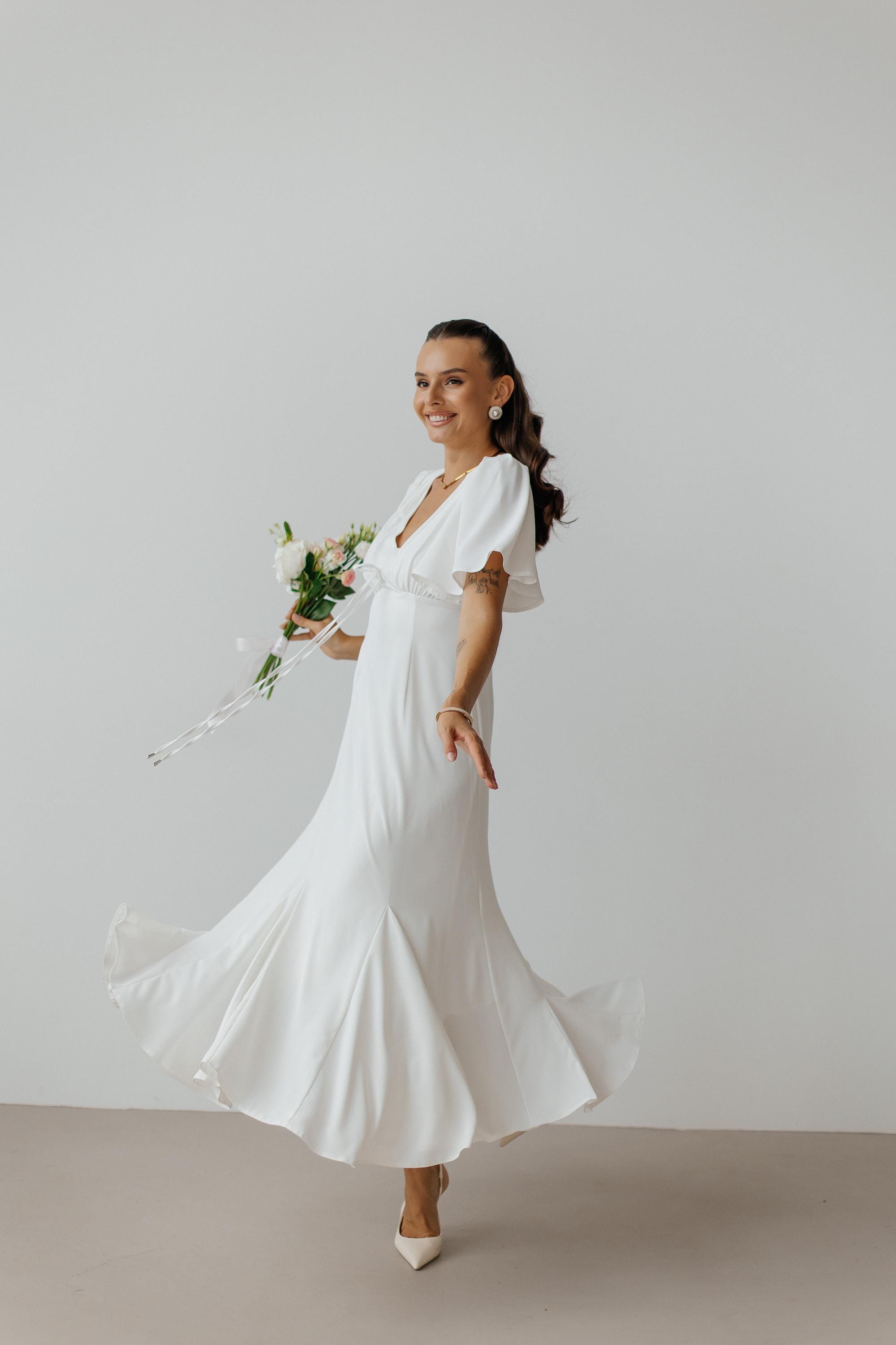 cute white engagement dresses 25 White Engagement Dresses for Engagement Photos