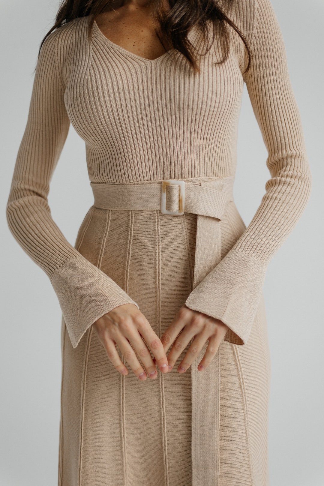 Beige Knitted Midi Dress: Pleated Sweaterdress with Belt