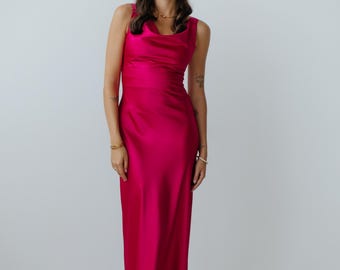 Hot Pink Silk Maxikleid: Brautjungfer Kleid A-Linie Wasserfallausschnitt