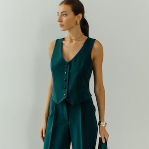2-piece pants suit with vest. Emerald Green classic pantsuit. Dark Green formal 2-piece women&#39;s suit.Emerald Wedding guest pantsuit