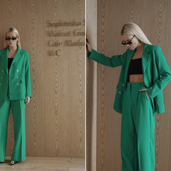 Kelly Green womens formal suit blazer and palazzo pants . Custom pantsuit - Prom suit. Event look. Formal events suit.