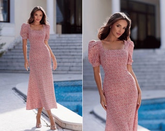 Vestido veraniego de algodón con manga abullonada y cuello cuadrado. Vestido de verano floral rosa empolvado de largo midi. Vestido de verano tipo línea A.